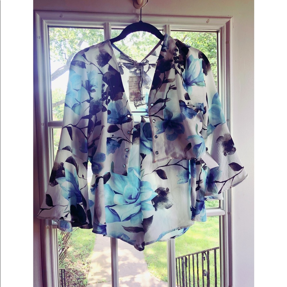 Two piece short set- size large